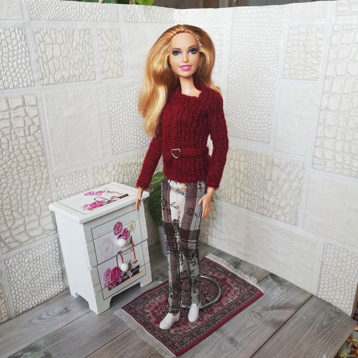 Свитер для куклы Барби