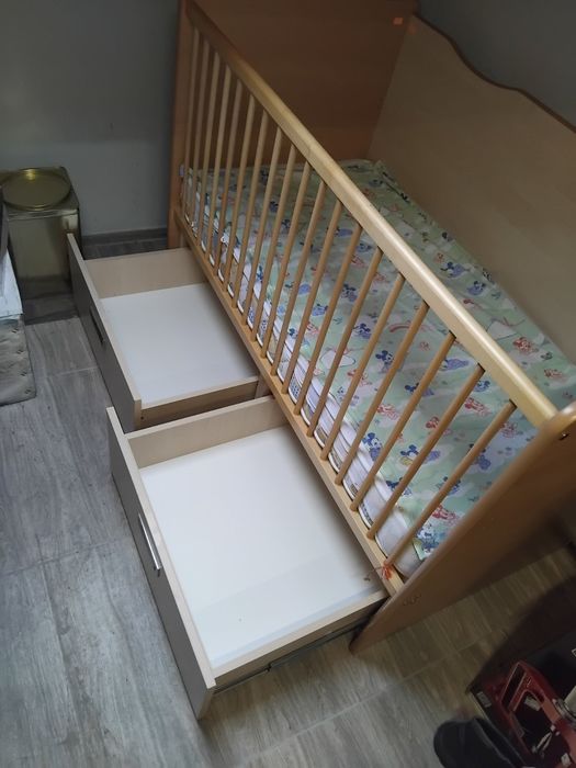 Детско легло с чекмеджета