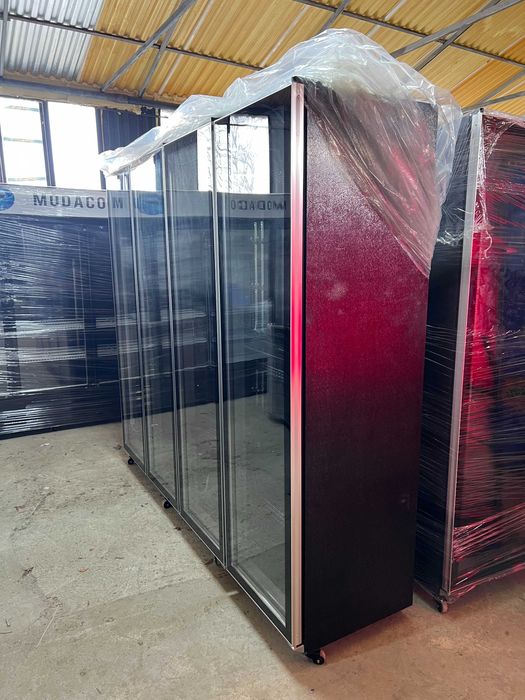 Vitrină frigorifică verticală 2000L 4 uși