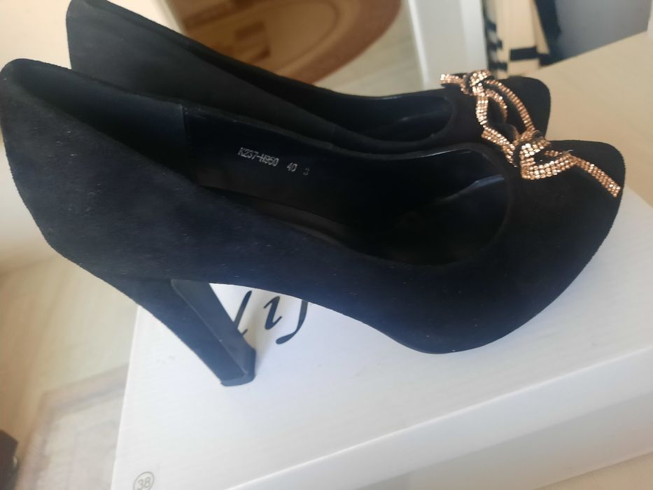 Туфли со стразами