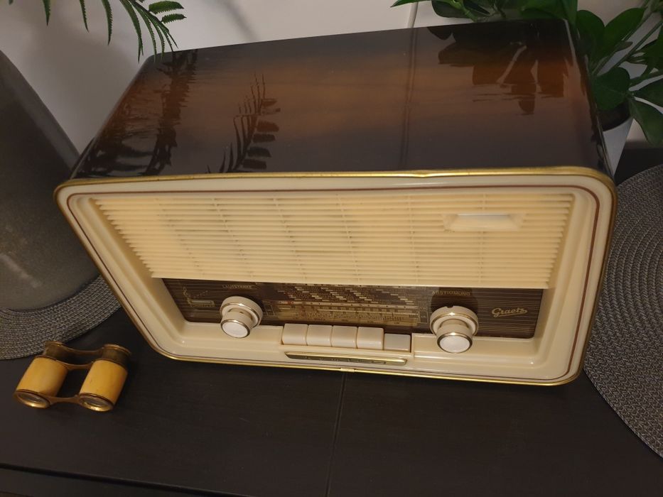 Graetz Komtess 811 Radio Lampi