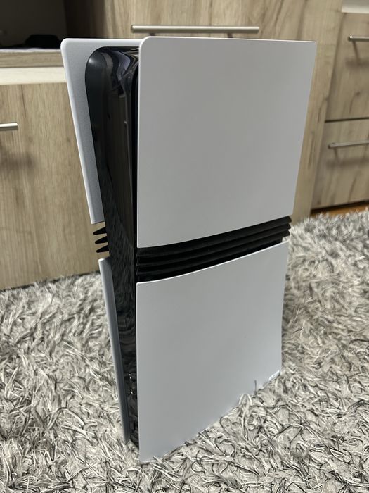 Vand PS5 Pro ca nou
