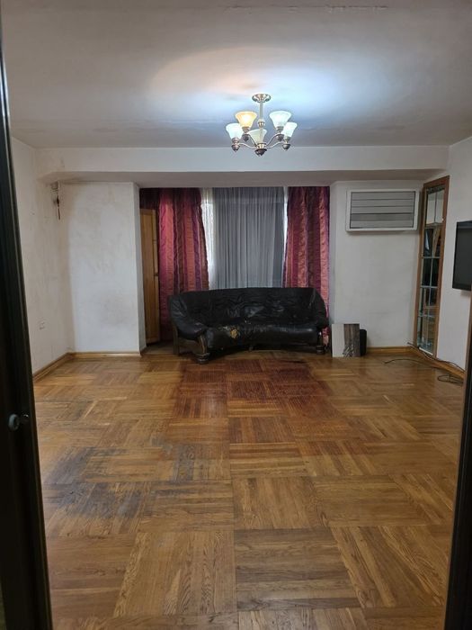 Продаётся 3-х комнатная. Дархан, Хамид Олимжон