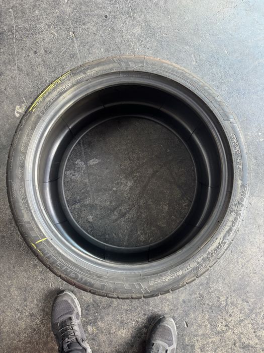 295/35/20 michelin