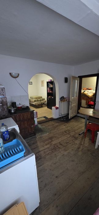 Vând casă la munte pe valea Bistriței în Farcasa-Neamt!