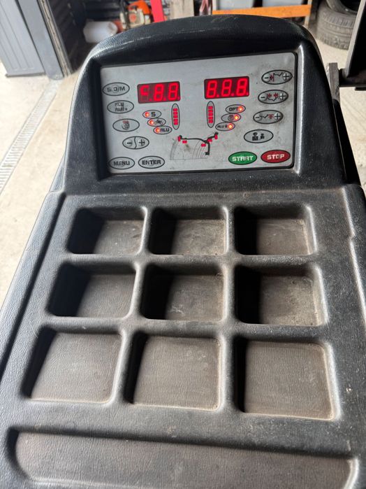 Баланс машина за гуми Hofmann