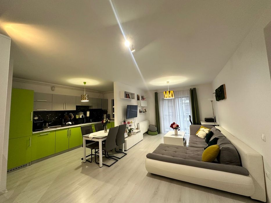 Vand Apartament cu 2 camere + un loc de parcare