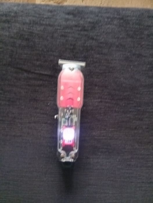 Безжична машинка за подтригване