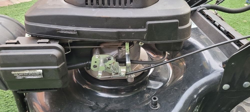 Mașină de tuns iarba/gazon pe benzină de 224ccm pornire la buton 53 cm