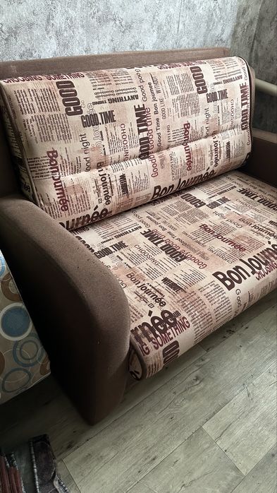 Продам диван срочно