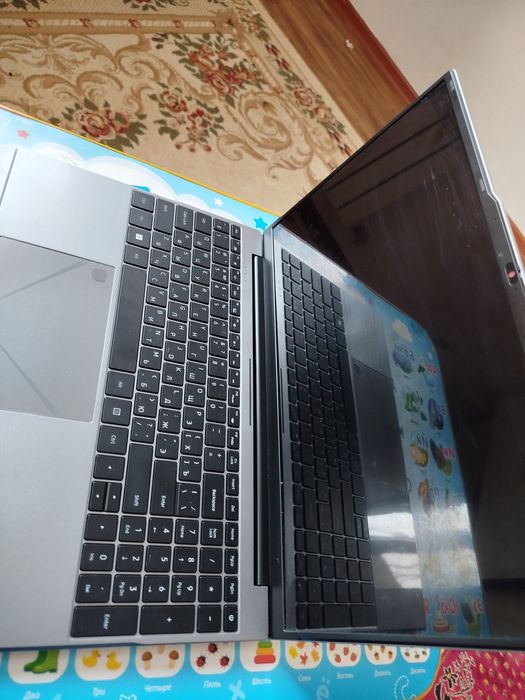 Ноутбук Castom продам