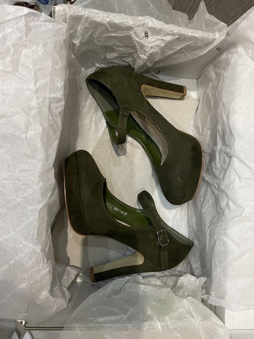 Маслено зелени обувки на ток,велурени и бални високи -Паоло Ботичели