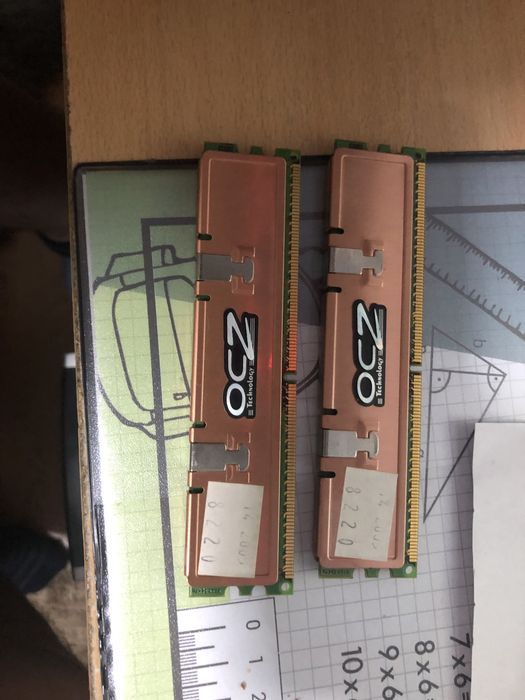 Memorii pc DDR 2 2x512 MB