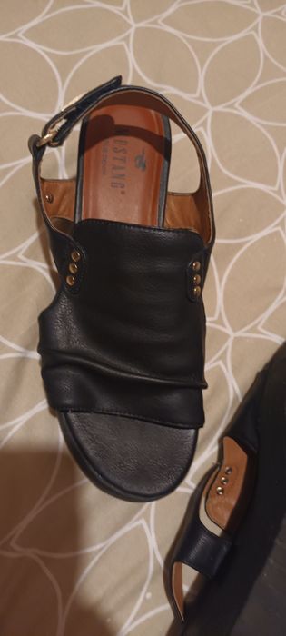 Sandale piele marime 39 Mustang