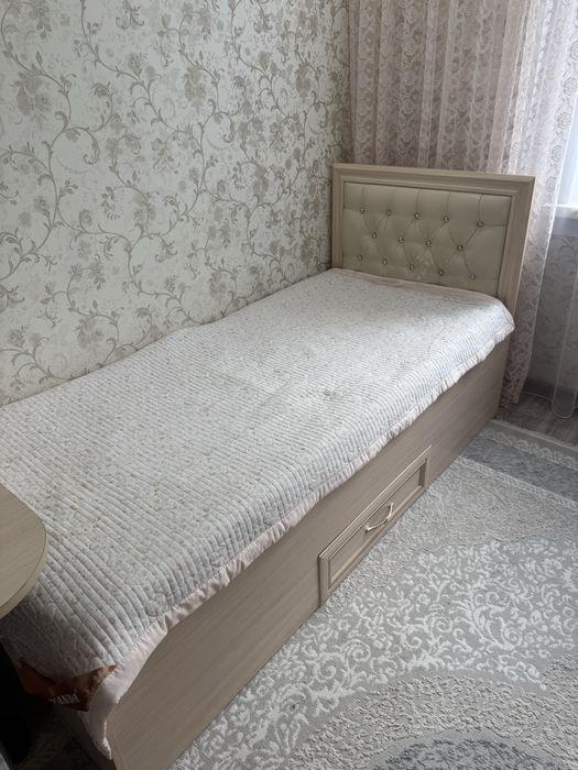 Продам односпальную кровать