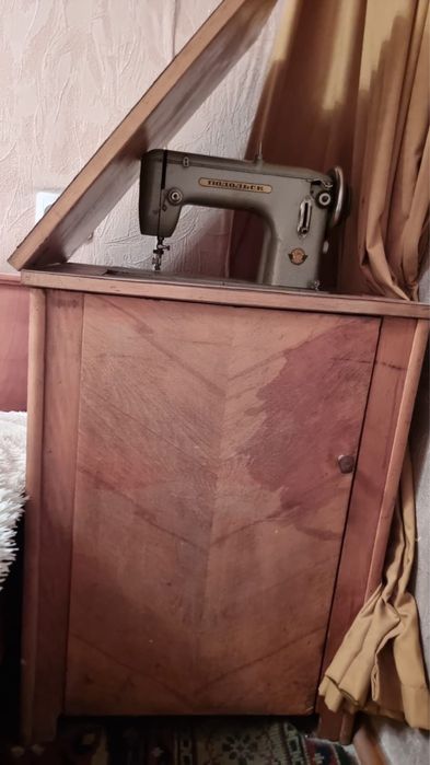 Швейная машинка советская
