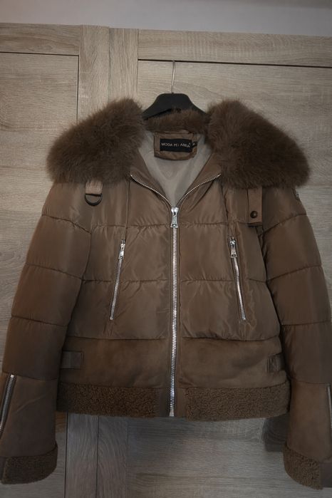 Vand geaca dama noua  maro