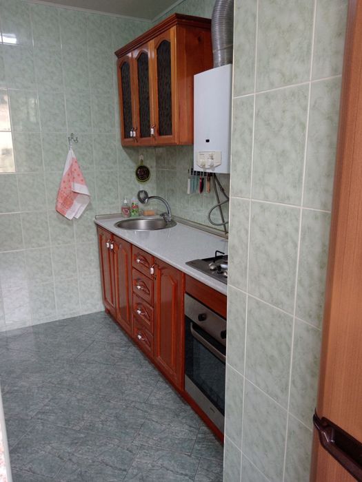 Аренда. Сдаётся трёхкомнатная квартира  метро Шахристанская .