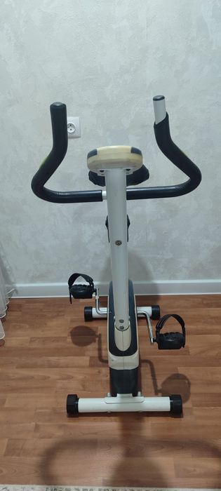 Велотренажёр HouseFit