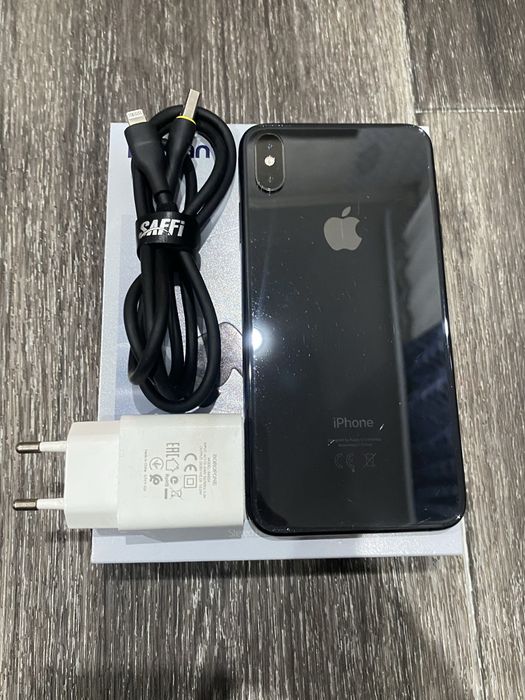 iPhone Xs Max + наушники