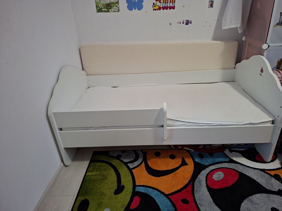 Pat pentru copii, cu o balustrada dimensiune 140x70, saltea  inclusa