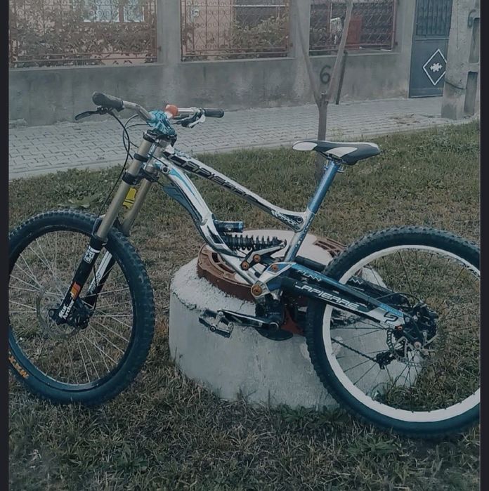 Bicicleta Downhill Lapierre 2015