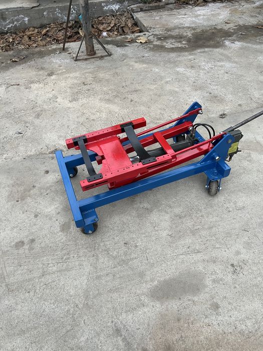 Domkrat og’ir karopka matorlarni ko’tarib tushurish uchun