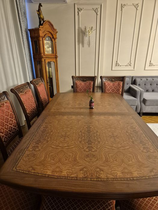 Продам Стол со стульями для зала