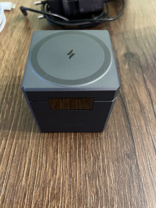Безжично зарядно Anker 3-in-1 Cube MagSafe, Магнитно, 15W