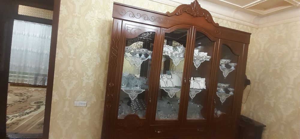 Zudlik bilan stenka sotladi