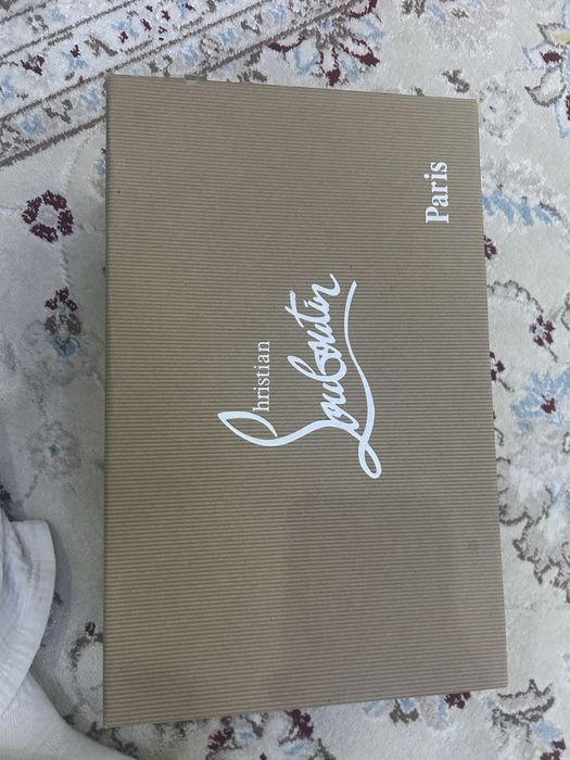 Классическая обувь Louboutin