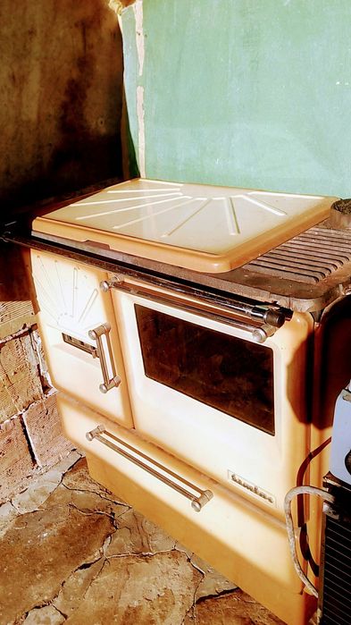 Готварска печка на твърдо гориво