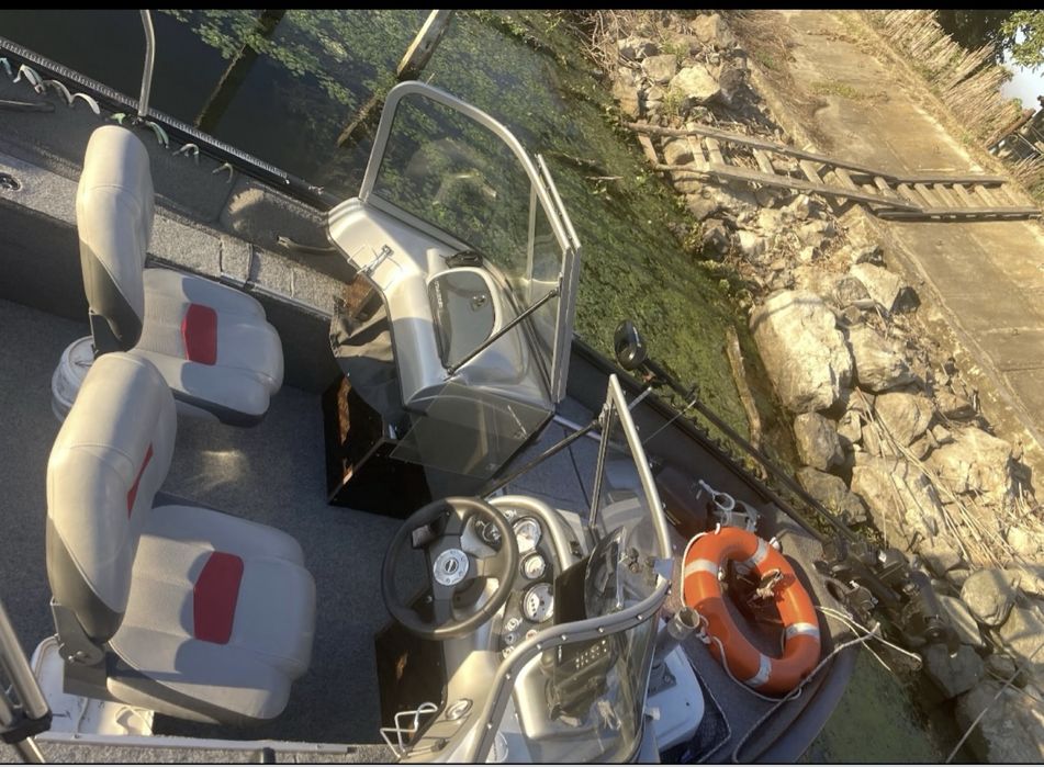 Tracker Pro Guide V-16WT/Suzuki 90/Peridoc 1100