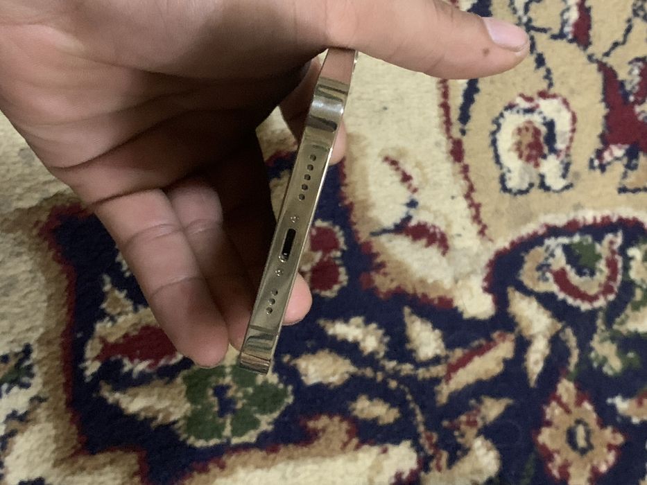 iphone 12 pro sotiladi 200$