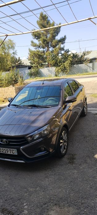Lada Vesta cross