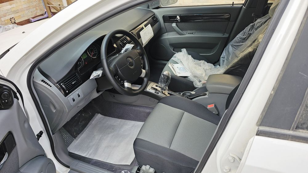 Gentra 3 AT Lyuk, Abs va magnitafon bor. Yangi salon