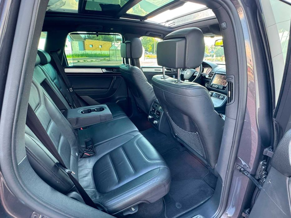 Volkswagen Touareg - 2011 - 3.0 TDI - Cod motor CASA - 240 cp - Euro 5 - Bi-Xenon - Piele - Navi - Cash sau Rata