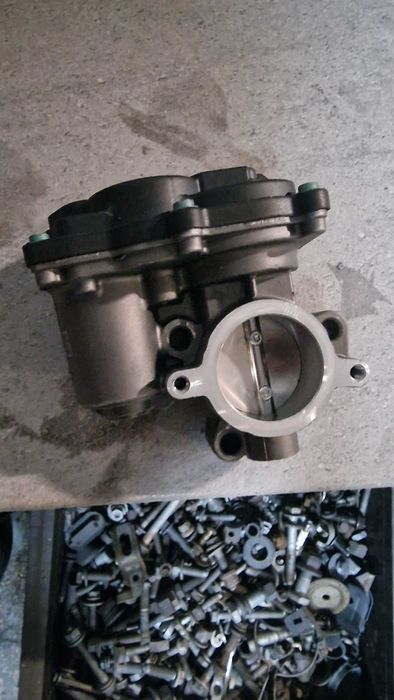 Corp clapeta dacia logan sandero 1.0 sce