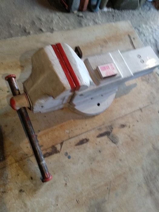 Продам тиски