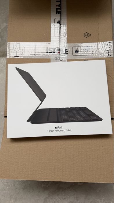 Husa cu tastaura ipad air / ipad pro 11 inch