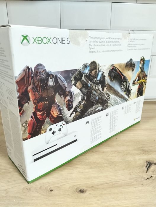 Vând Xbox One S 1TB – 500 lei