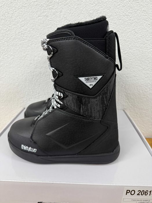 boots noi thirtytwo lashed w mondo 24 europa 38