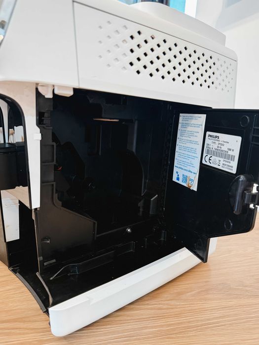 Espressor automat Philips EP3243/50 LatteGo