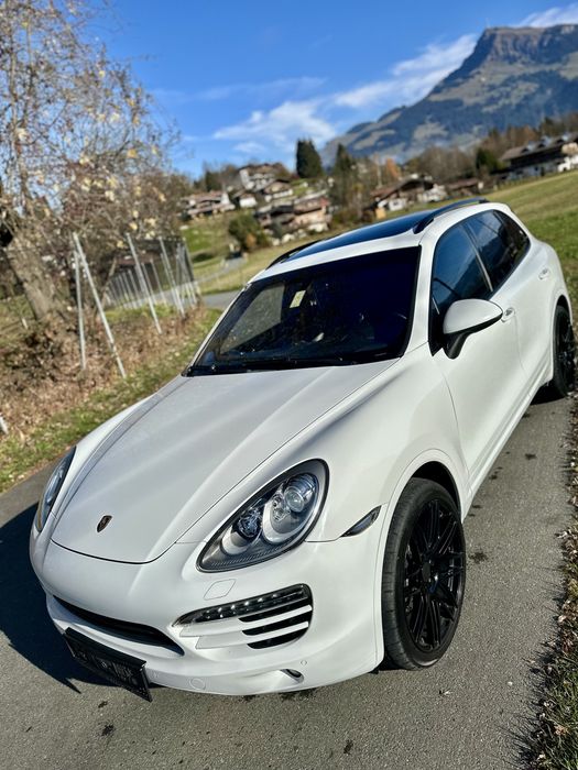 PORSCHE Cayenne 2012