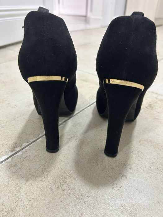 Туфли женские со стразами