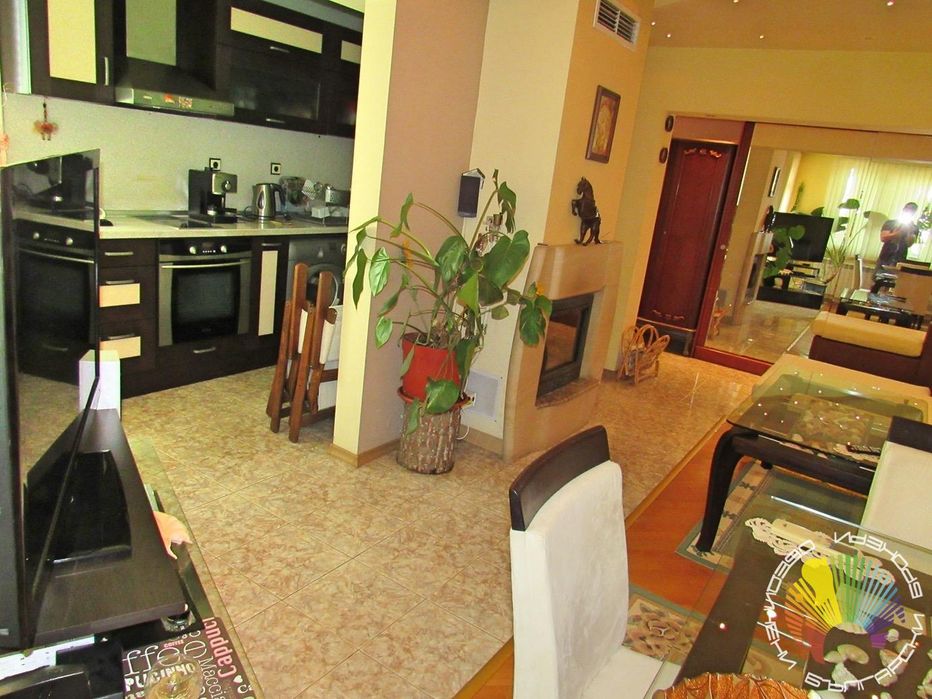 Дава се под наем Двустаен апартамент в Бургас, Лазур - 80 кв.м за 510 € - Снимка #6