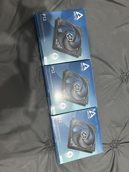 Piese pc cular sursa 5ventilatoare carcasa ssd toate 800 lei