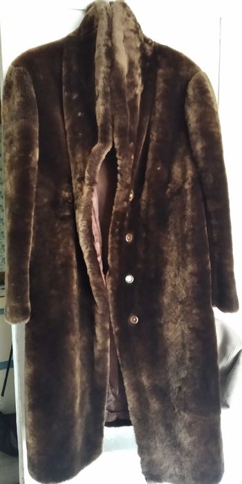 Продам шубу цигейковую