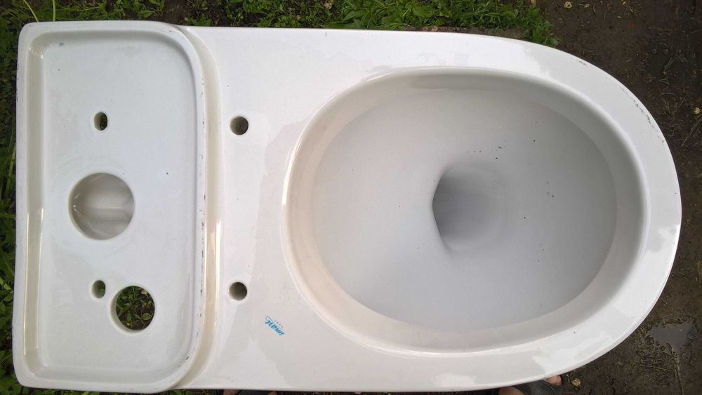 Унитаз сантехника новый