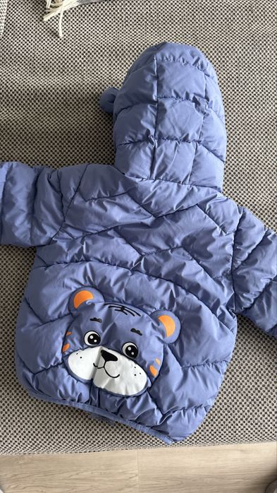 Продам куртку детскую размер 90
